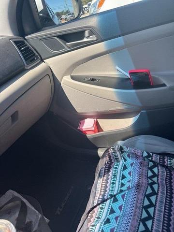 Photo of 2018 Molten Silver Hyundai TUCSON