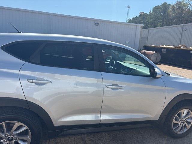 Photo of 2018 Molten Silver Hyundai TUCSON