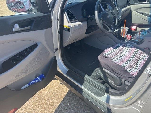 Photo of 2018 Molten Silver Hyundai TUCSON