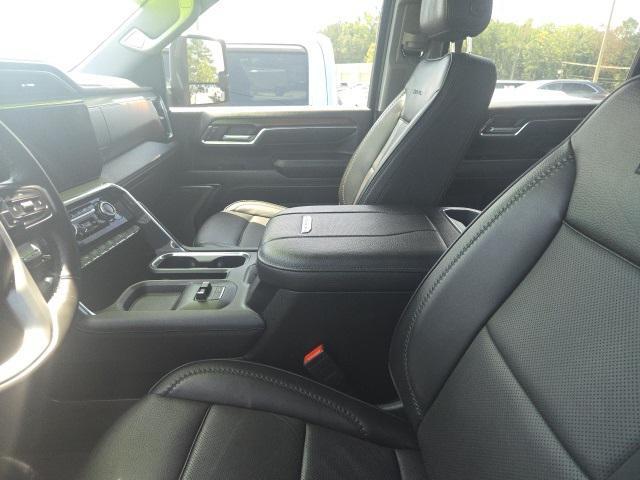 Photo of 2024 Onyx Black GMC Sierra 2500