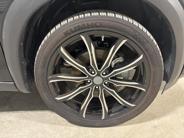 Photo of 2023 Super Black Nissan Pathfinder