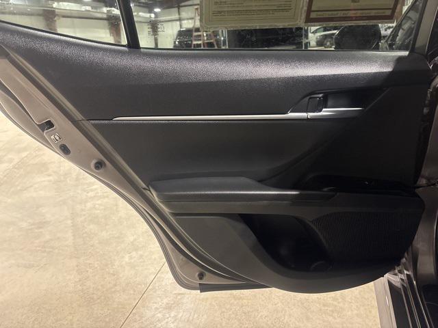 Photo of 2018 Predawn Gray Mica Toyota Camry