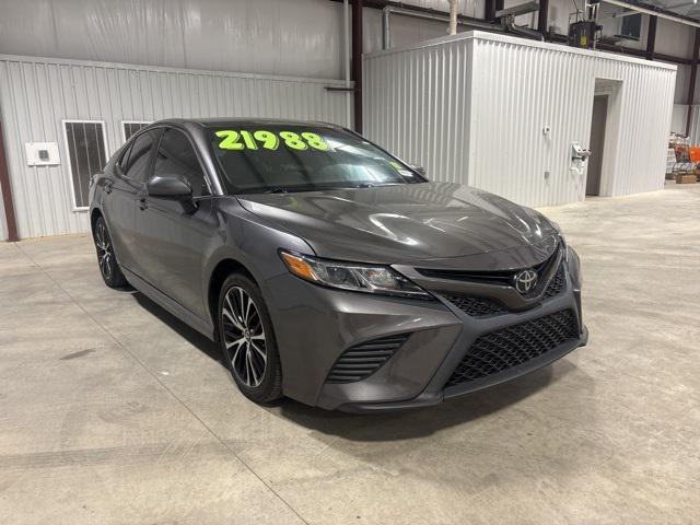 Photo of 2018 Predawn Gray Mica Toyota Camry