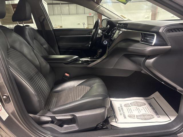 Photo of 2018 Predawn Gray Mica Toyota Camry