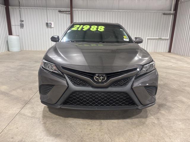 Photo of 2018 Predawn Gray Mica Toyota Camry