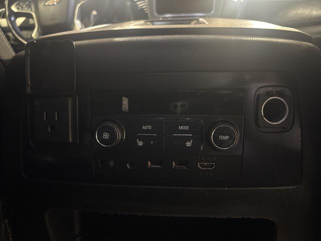 Photo of 2020 Silver Ice Metallic Chevrolet Suburban