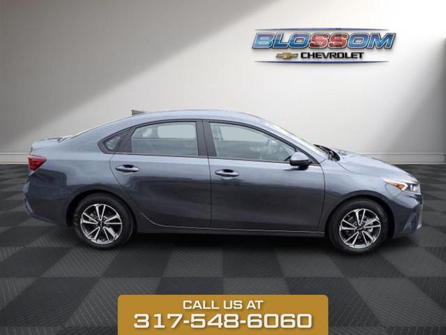 Photo of 2023 Gravity Gray Kia Forte