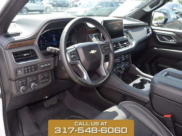 Photo of 2024 Iridescent Pearl Tricoat Chevrolet Suburban
