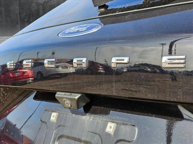 Photo of 2021 Agate Black Metallic Ford Escape