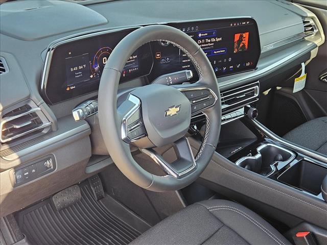 Photo of 2026 Summit White Chevrolet Traverse