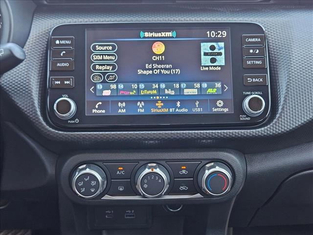 Photo of 2024 Gun Metallic Nissan Kicks