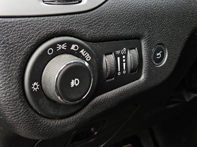 Photo of 2017 Light Brownstone Pearlcoat Jeep Cherokee