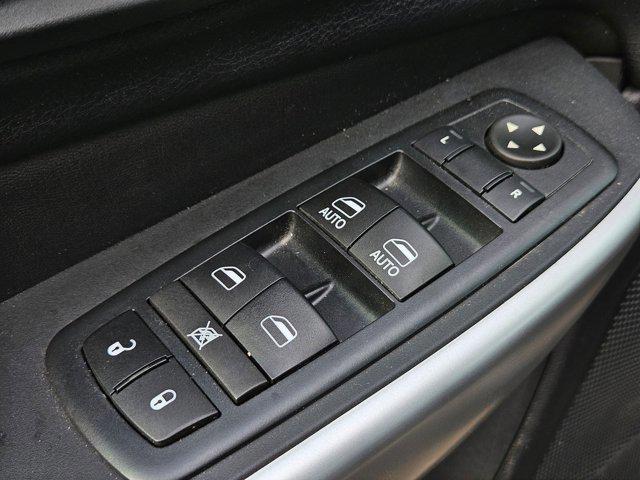 Photo of 2017 Light Brownstone Pearlcoat Jeep Cherokee