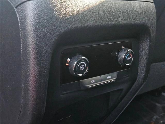 Photo of 2024 Mosaic Black Metallic Chevrolet Traverse