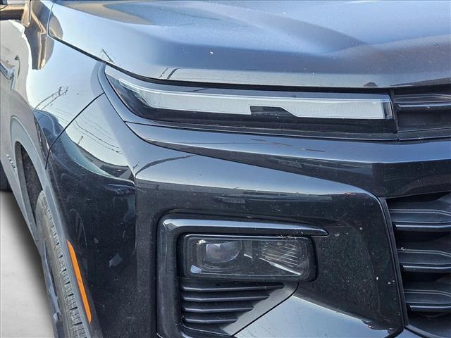 Photo of 2024 Mosaic Black Metallic Chevrolet Traverse