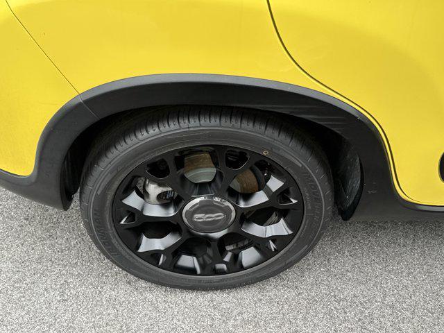 Photo of 2015 Giallo (Yellow) FIAT 500L
