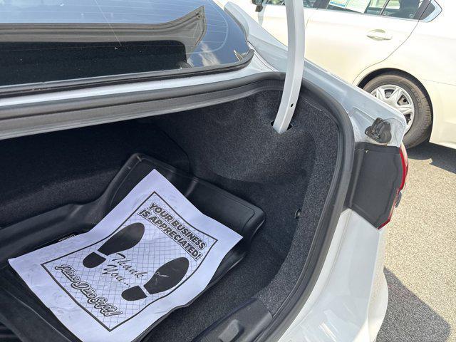 Photo of 2019 White Ford Fusion Hybrid
