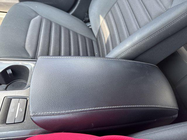 Photo of 2019 White Ford Fusion Hybrid