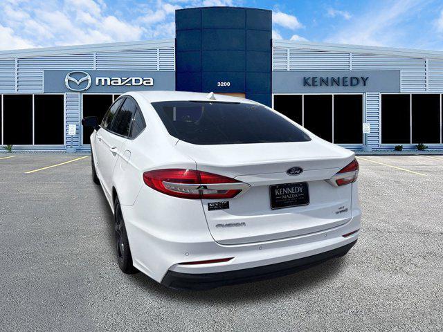 Photo of 2019 White Ford Fusion Hybrid