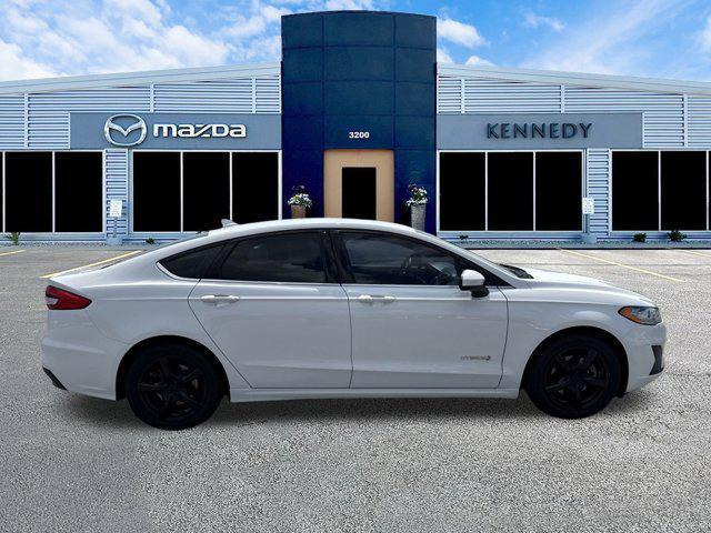 Photo of 2019 White Ford Fusion Hybrid