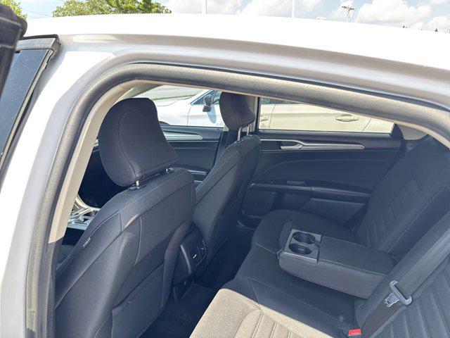 Photo of 2019 White Ford Fusion Hybrid
