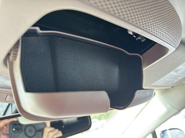 Photo of 2019 White Ford Fusion Hybrid