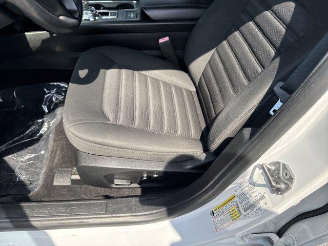 Photo of 2019 White Ford Fusion Hybrid