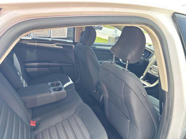 Photo of 2019 White Ford Fusion Hybrid