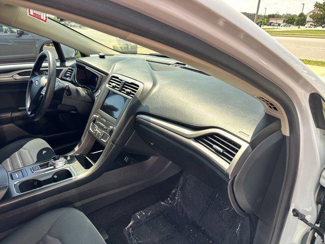 Photo of 2019 White Ford Fusion Hybrid