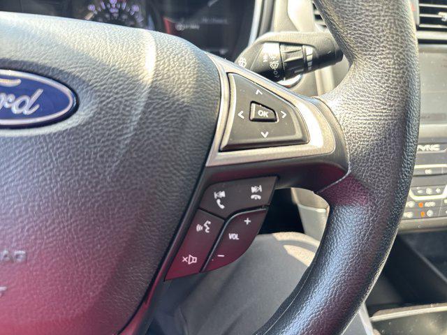 Photo of 2019 White Ford Fusion Hybrid