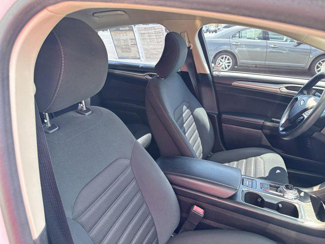 Photo of 2019 White Ford Fusion Hybrid