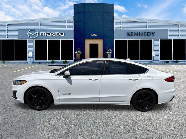 Photo of 2019 White Ford Fusion Hybrid