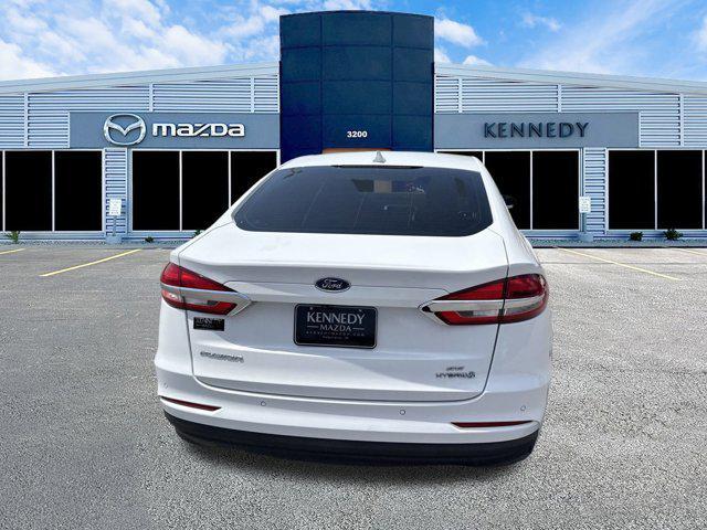 Photo of 2019 White Ford Fusion Hybrid