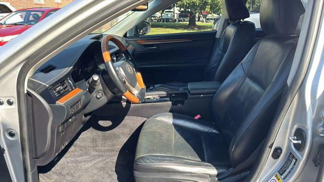 Photo of 2013  Lexus ES 300h