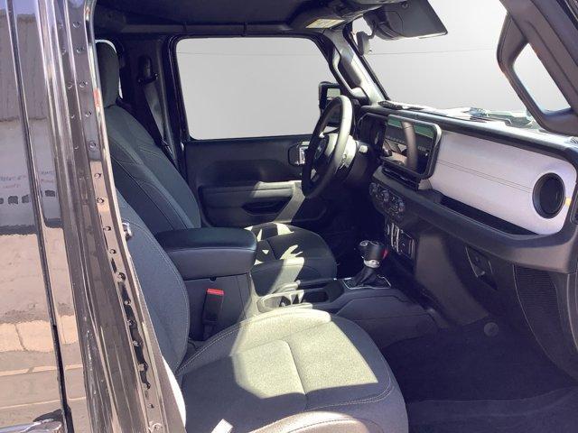 Photo of 2024 Black Clearcoat Jeep Gladiator