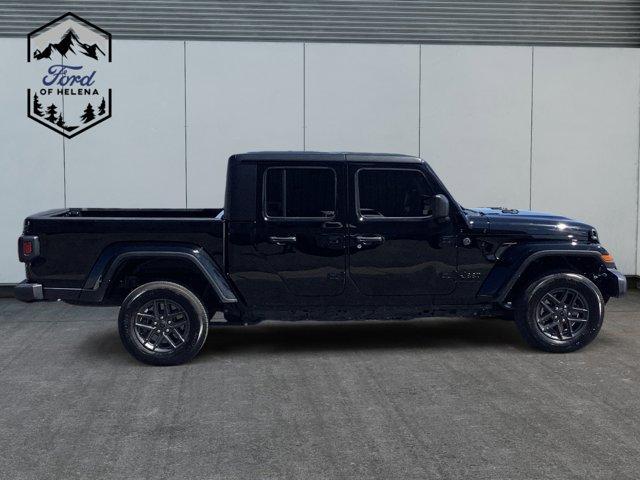 Photo of 2024 Black Clearcoat Jeep Gladiator