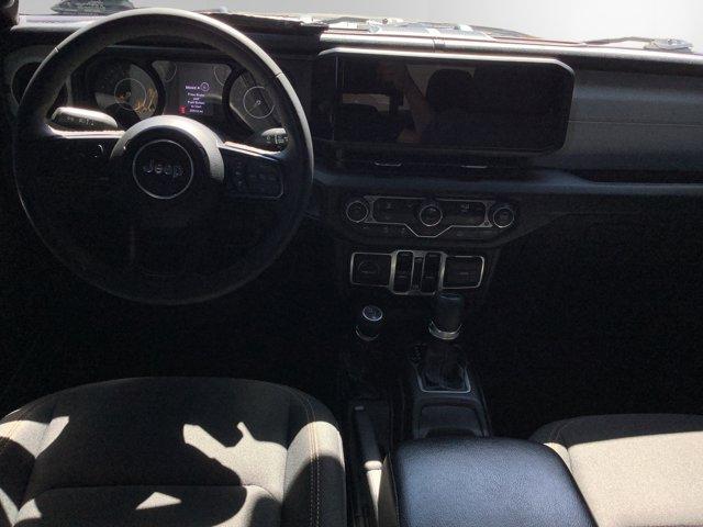 Photo of 2024 Black Clearcoat Jeep Gladiator