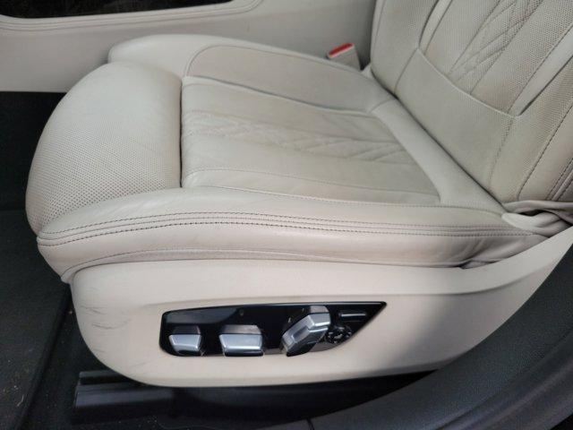 Photo of 2018 Black Sapphire Metallic BMW 750
