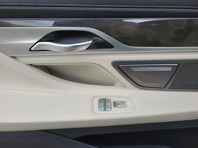 Photo of 2018 Black Sapphire Metallic BMW 750