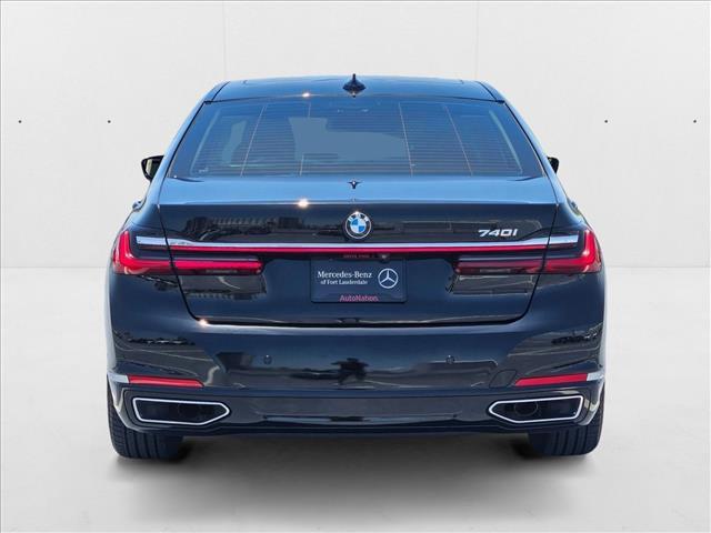Photo of 2020 Jet Black BMW 740