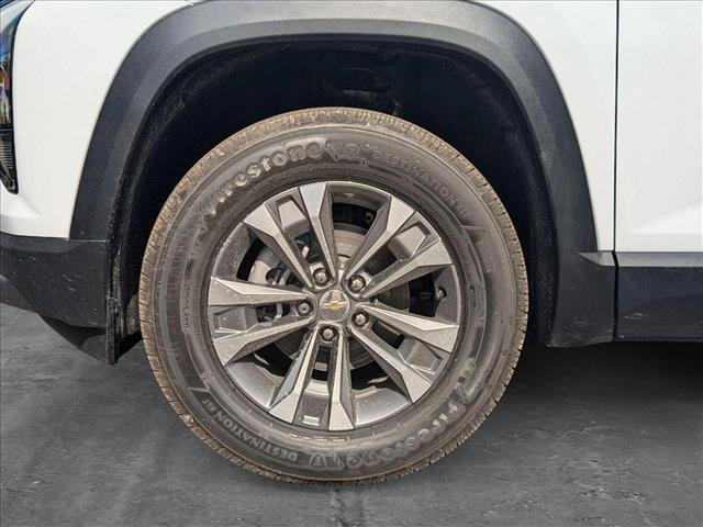 Photo of 2026 Summit White Chevrolet Equinox