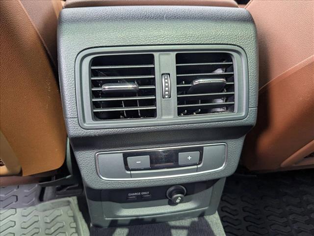 Photo of 2021 Glacier White Metallic Audi Q5