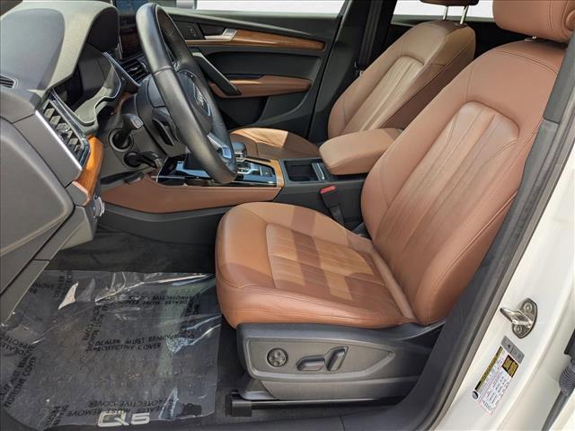 Photo of 2021 Glacier White Metallic Audi Q5