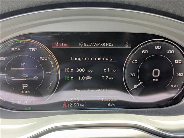 Photo of 2021 Glacier White Metallic Audi Q5