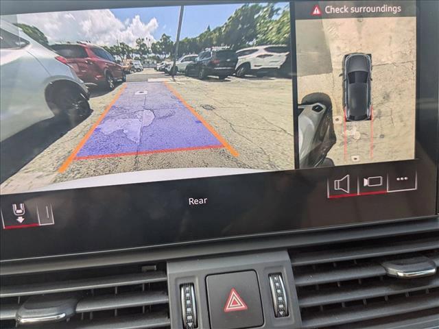 Photo of 2021 Glacier White Metallic Audi Q5