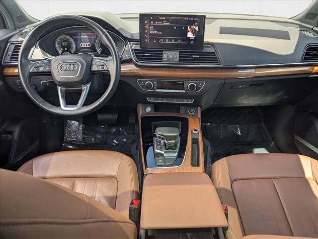 Photo of 2021 Glacier White Metallic Audi Q5
