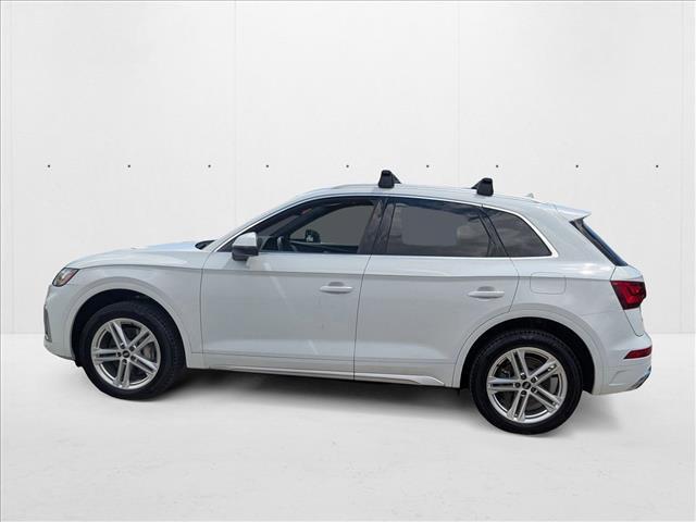 Photo of 2021 Glacier White Metallic Audi Q5