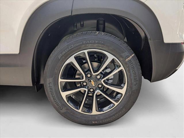 Photo of 2026 Summit White Chevrolet Trailblazer