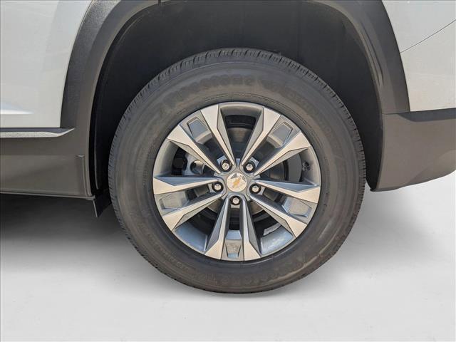 Photo of 2026 Summit White Chevrolet Equinox