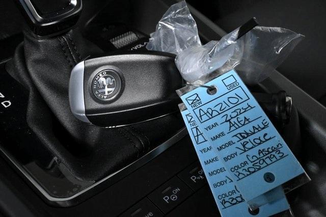 Photo of 2024 Metallic Alfa Romeo Tonale